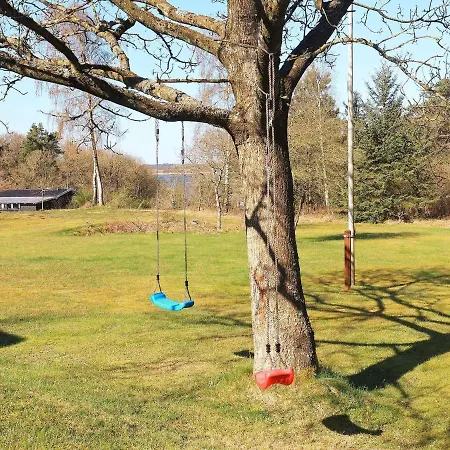 7 Person In Skals-by Traum *