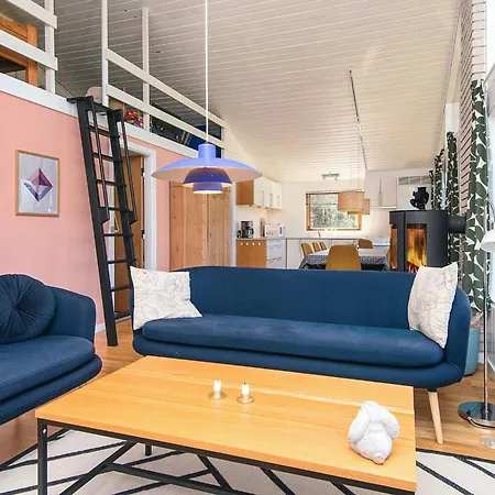 7 Person In Skals-by Traum * Skals